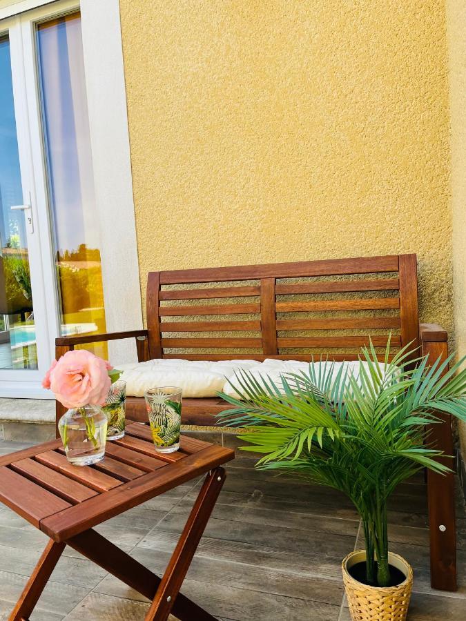 Hotel Un Coin Tropical En Provence ! LʼIsle-sur-la-Sorgue Esterno foto